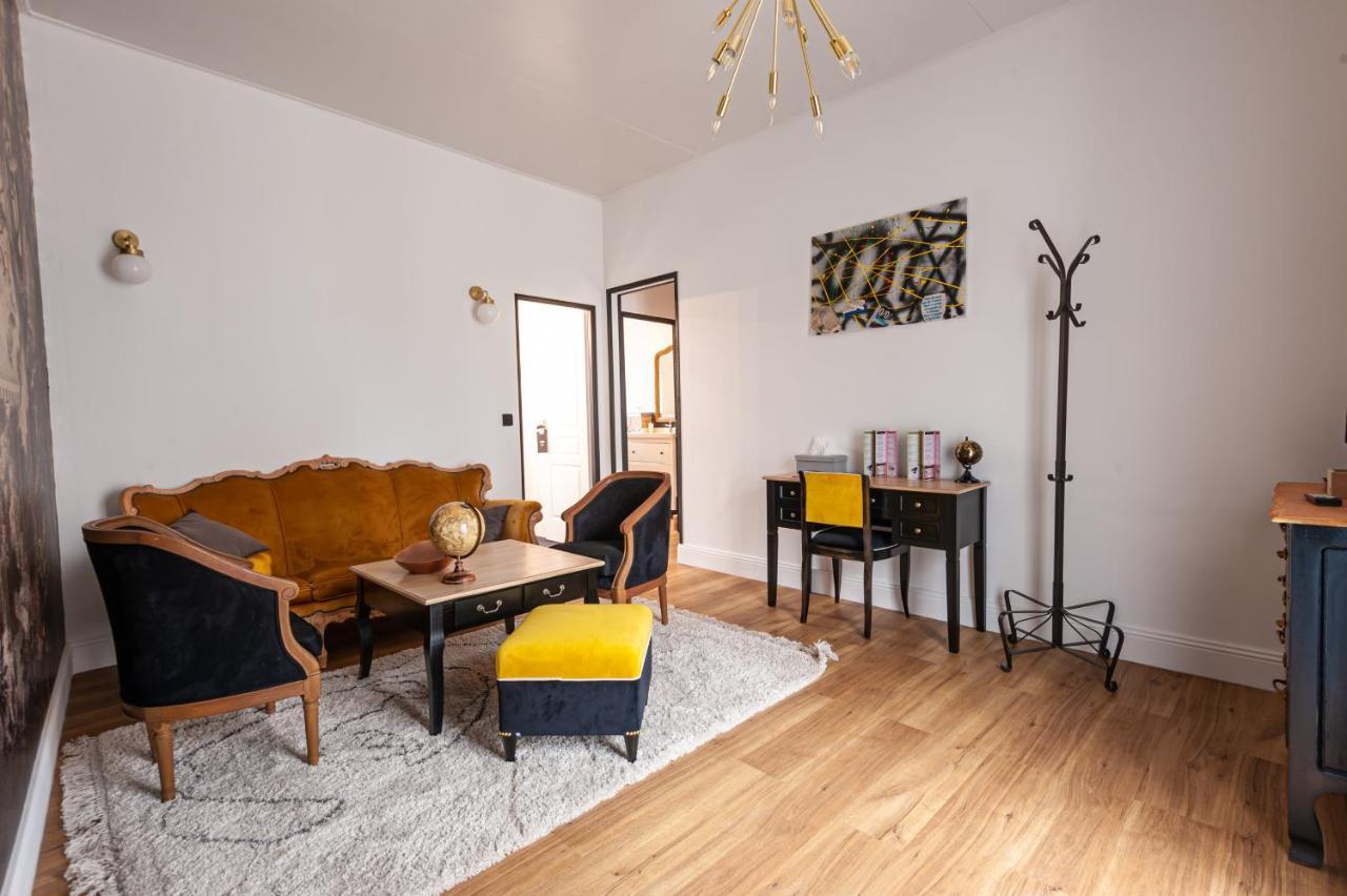 Chateau Des Ayes - Chambres & Suites Saint-Etienne-de-Saint-Geoirs Ngoại thất bức ảnh