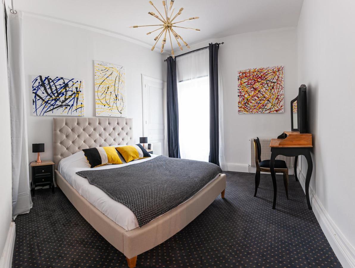 Chateau Des Ayes - Chambres & Suites Saint-Etienne-de-Saint-Geoirs Ngoại thất bức ảnh