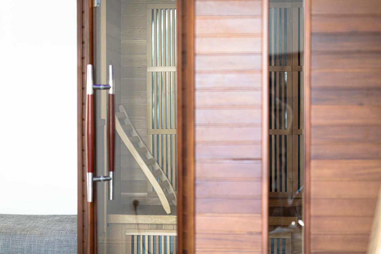 Chateau Des Ayes - Chambres & Suites Saint-Etienne-de-Saint-Geoirs Ngoại thất bức ảnh