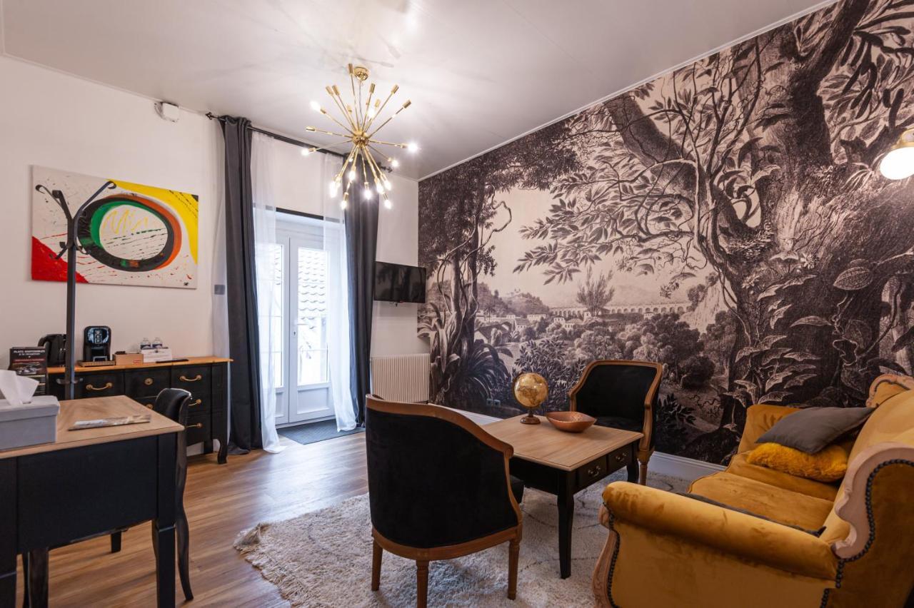 Chateau Des Ayes - Chambres & Suites Saint-Etienne-de-Saint-Geoirs Ngoại thất bức ảnh
