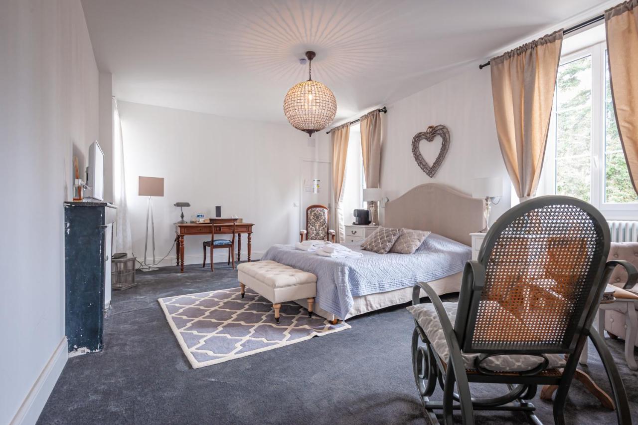 Chateau Des Ayes - Chambres & Suites Saint-Etienne-de-Saint-Geoirs Ngoại thất bức ảnh